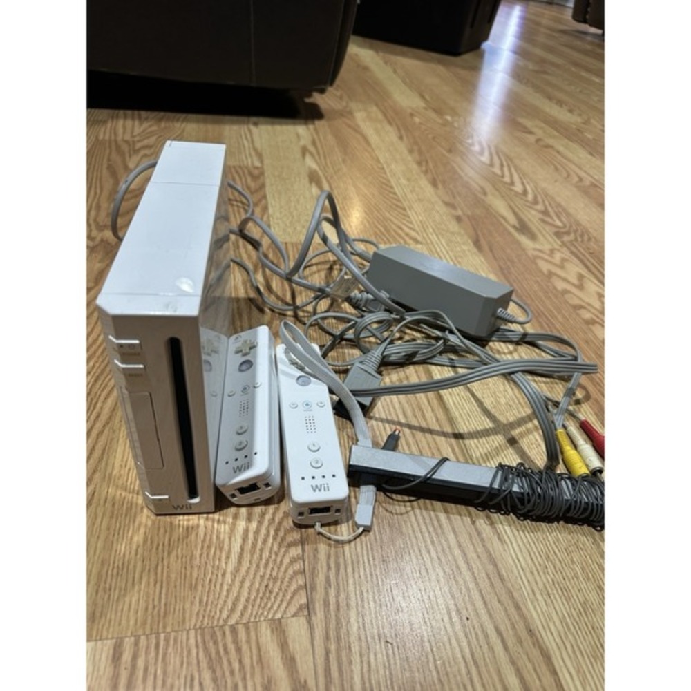 Nintendo Wii Video Game Console - Working - One Controller Works READ!! No games
